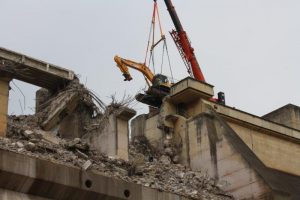 Hazelmere Dam saw the compilation of specific demolition-control guidelines.