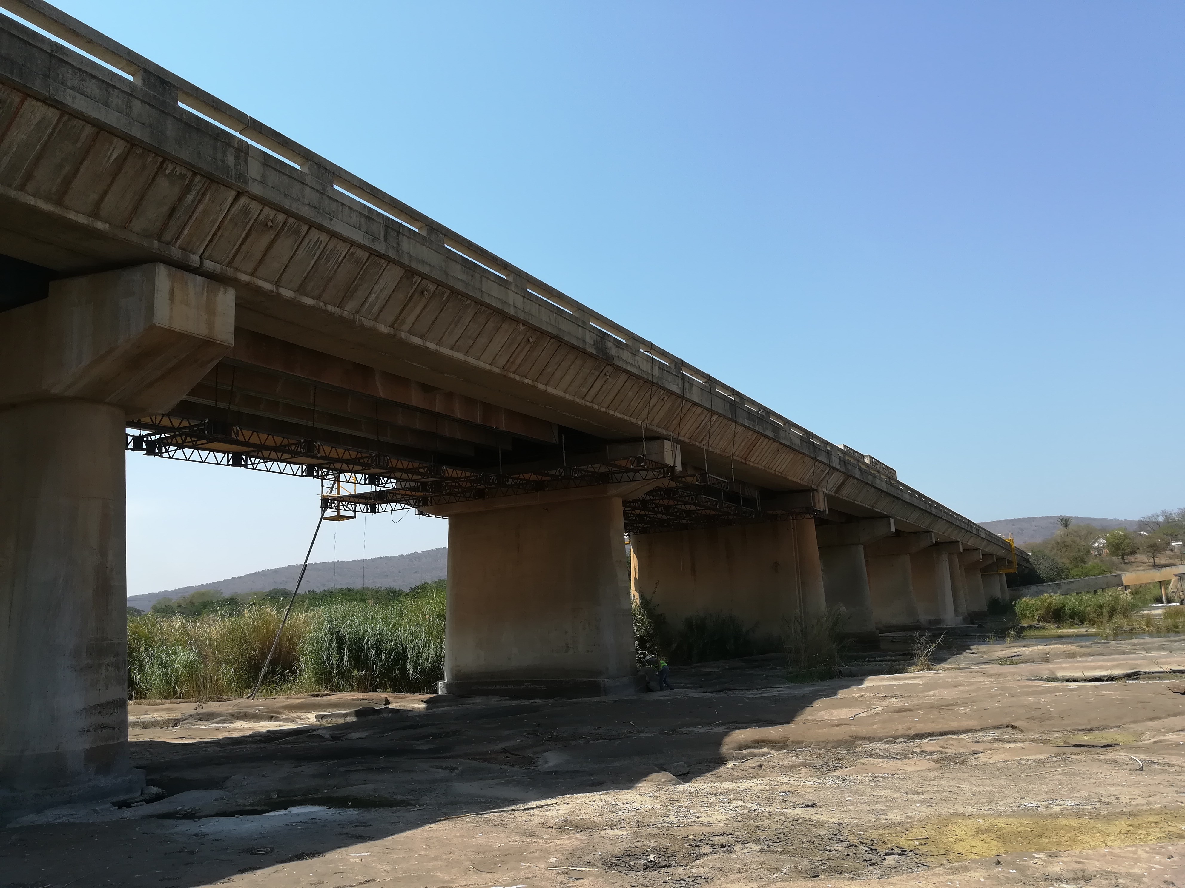 RELIABLE REFURBISHMENT SYSTEMS FOR KOMATI RIVER BRIDGEPic 3