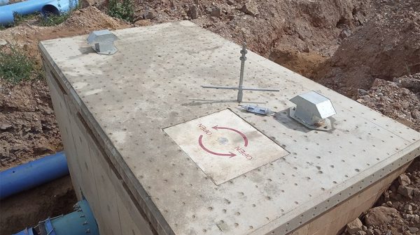 CONCRETE DOORS VAULTS NO-GAP LID KEEPS VANDALS OUT OF VALVE CHAMBERS