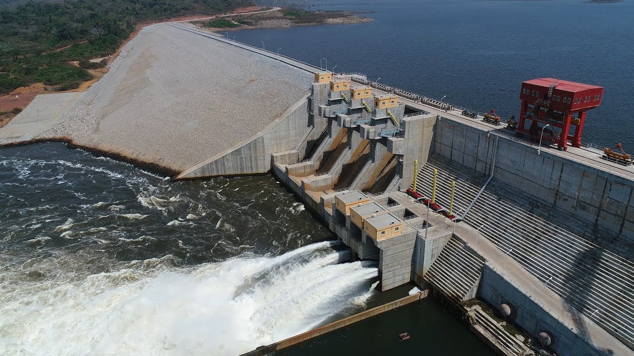 CONSTRUCTION OF CAMEROONS NACHTIGAL HYDROELECTRIC DAM ON COURSE (00000003)