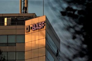 BASF INVITES FINAL PRIVATE EQUITY BIDS FOR CONSTRUCTION CHEMS UNIT