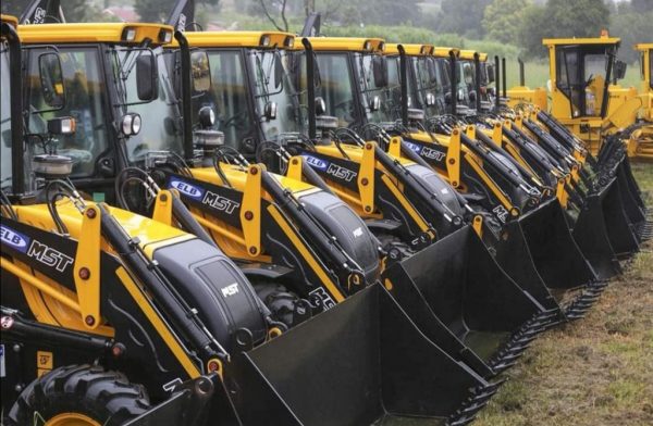 ELB DELIVER EQUIPMENT TO CLEAN UP KZN ELB DELIVER EQUIPMENT TO CLEAN UP KZN