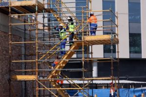 Radisson-Red-Rosebank-Construction-workers-1-555x370