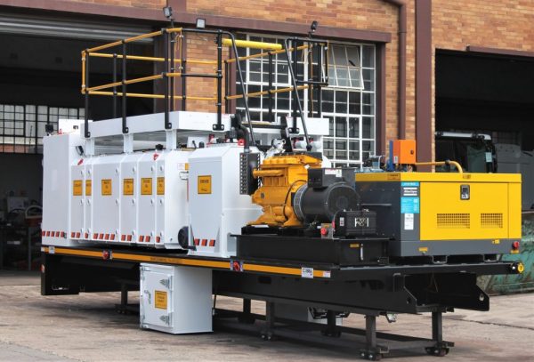 Atlas Copco U110PACE mounted on Cobra Project's pneumatic lube service truck. Atlas Copco U110PACE mounted on Cobra Project's pneumatic lube service truck.