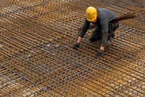 Rebar can best be protected by means of hot dip galvanizing. Pic by Ricardo Gomez Angel, Unsplash