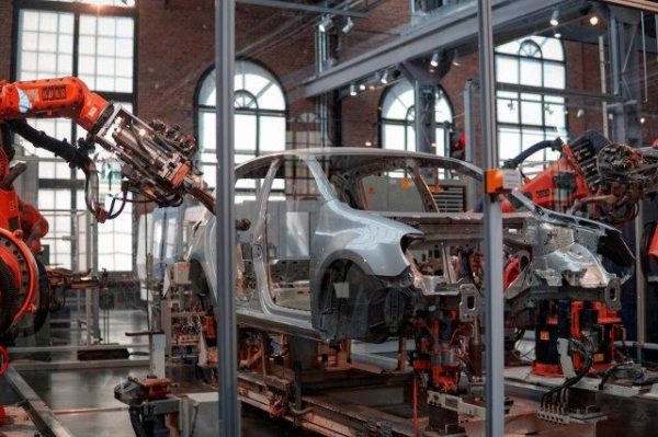 Top steel-consuming sectors are the mining, construction, and automotive industries Top steel-consuming sectors are the mining, construction, and automotive industries