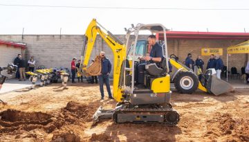 Customers, dealers and media putting Wacker Neuson machines through their paces